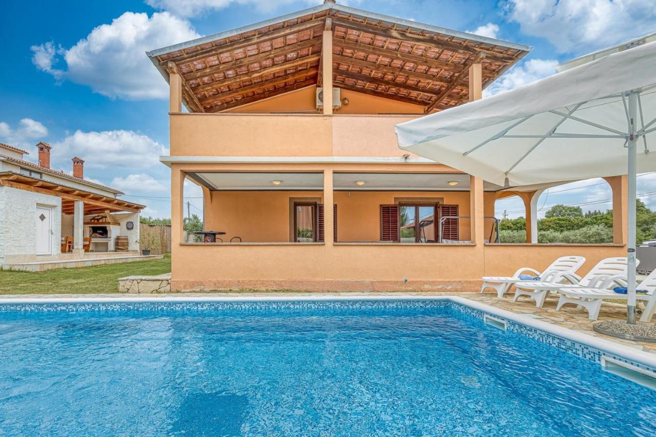 Emanuela With Private Pool Apartment Loborika Екстериор снимка